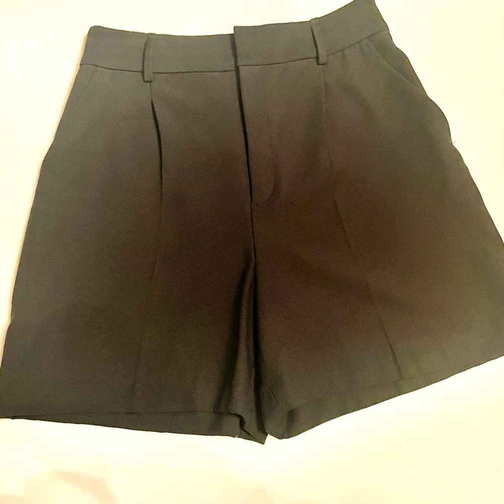 Zara shorts. Medium. NWT Black